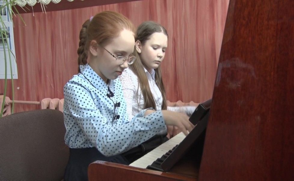 Шишкова Екатерина, Черникова Анна (преподаватель А.В. Новикова) Шишкова Екатерина, Черникова Анна (преподаватель А.В. Новикова)
