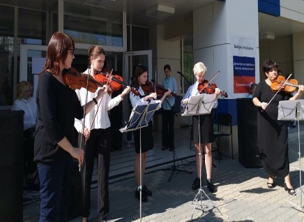 В мир музыки распахнутые двери 02.09.2019. Струнный ансамбль Тутти В мир музыки распахнутые двери 02.09.2019. Струнный ансамбль Тутти